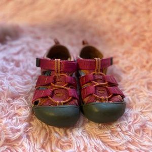 KEEN little girls toddler waterproof shoes